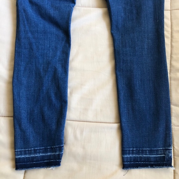 Express Mid Rise Ripped Stretch Cropped Jean - Picture 8 of 10